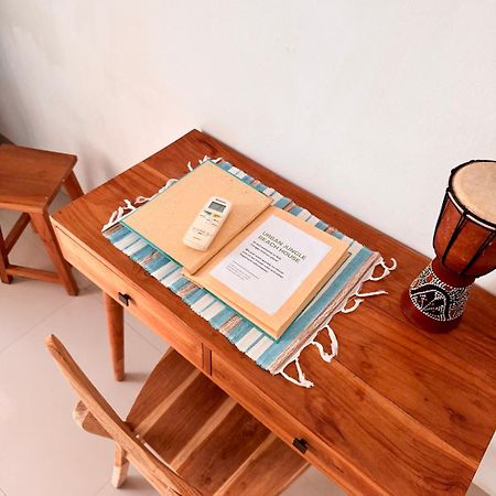 Urban Jungle Beach House Canggu Extérieur photo