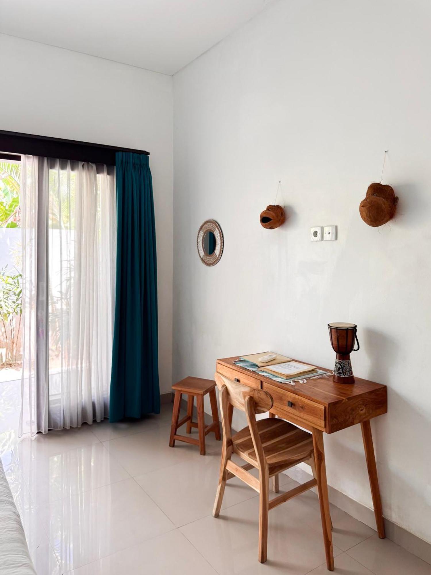 Urban Jungle Beach House Canggu Extérieur photo