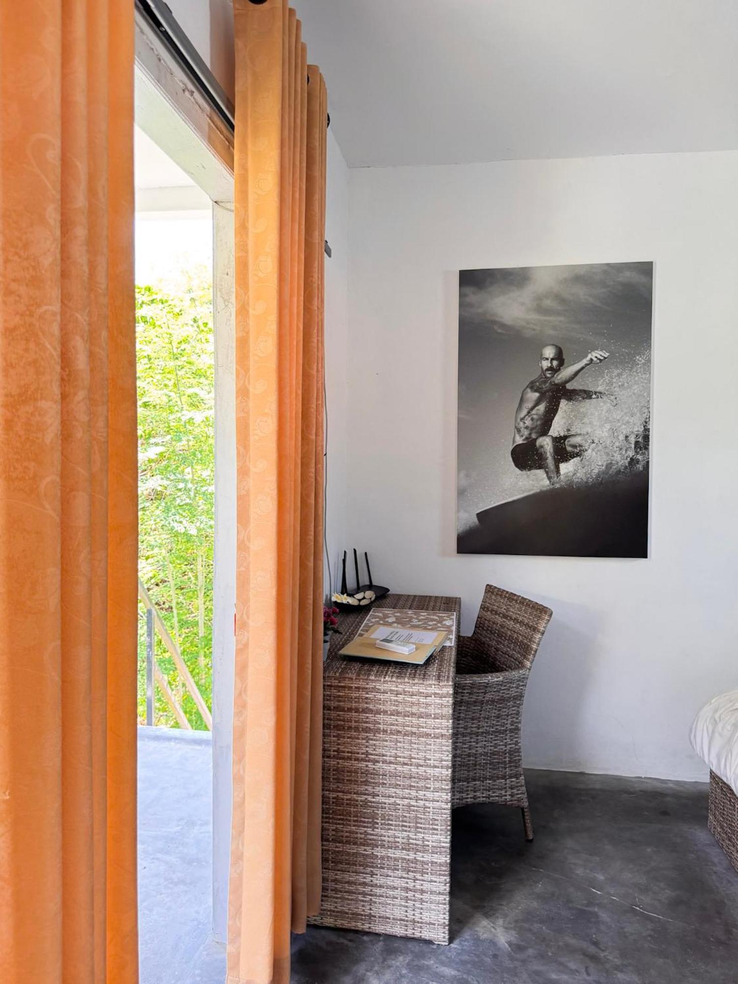 Urban Jungle Beach House Canggu Extérieur photo