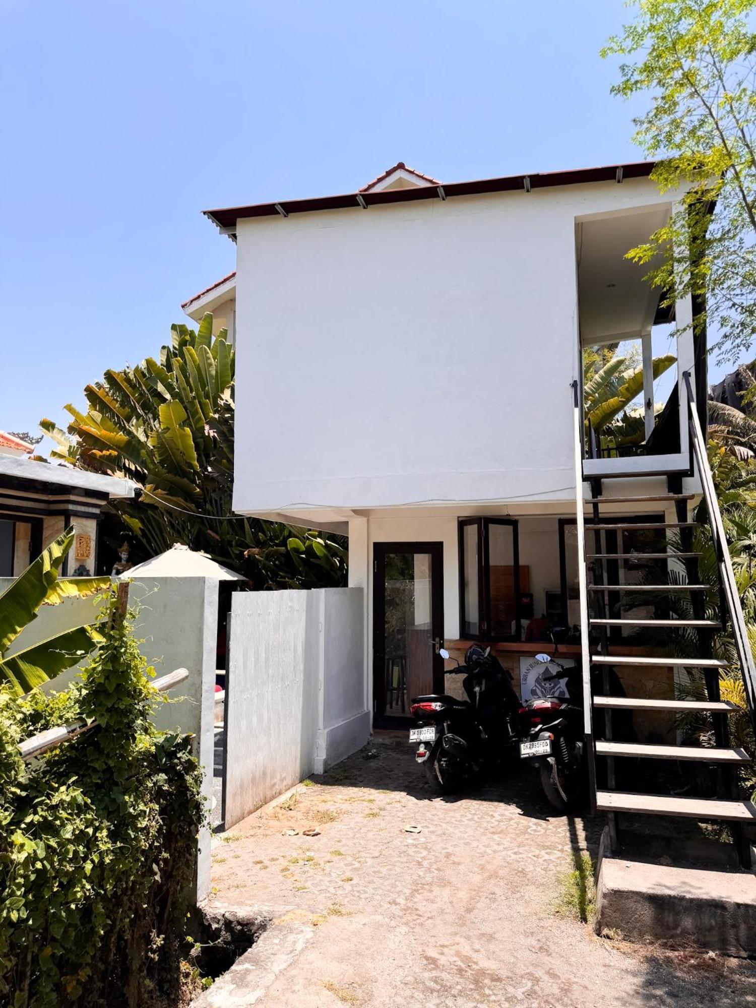 Urban Jungle Beach House Canggu Extérieur photo