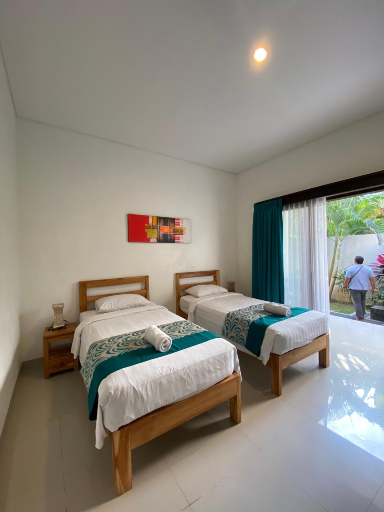 Urban Jungle Beach House Canggu Extérieur photo